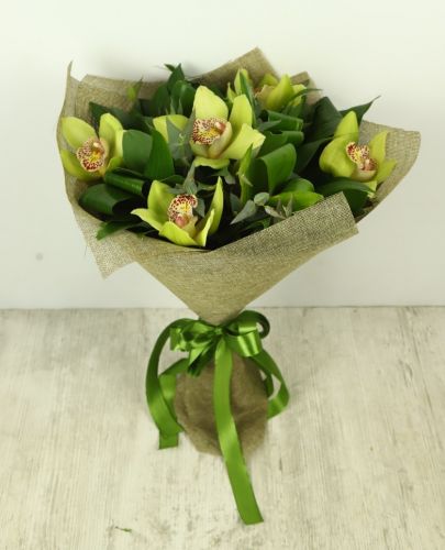 Букет из зеленых орхидей с доставкой по Зеленограду